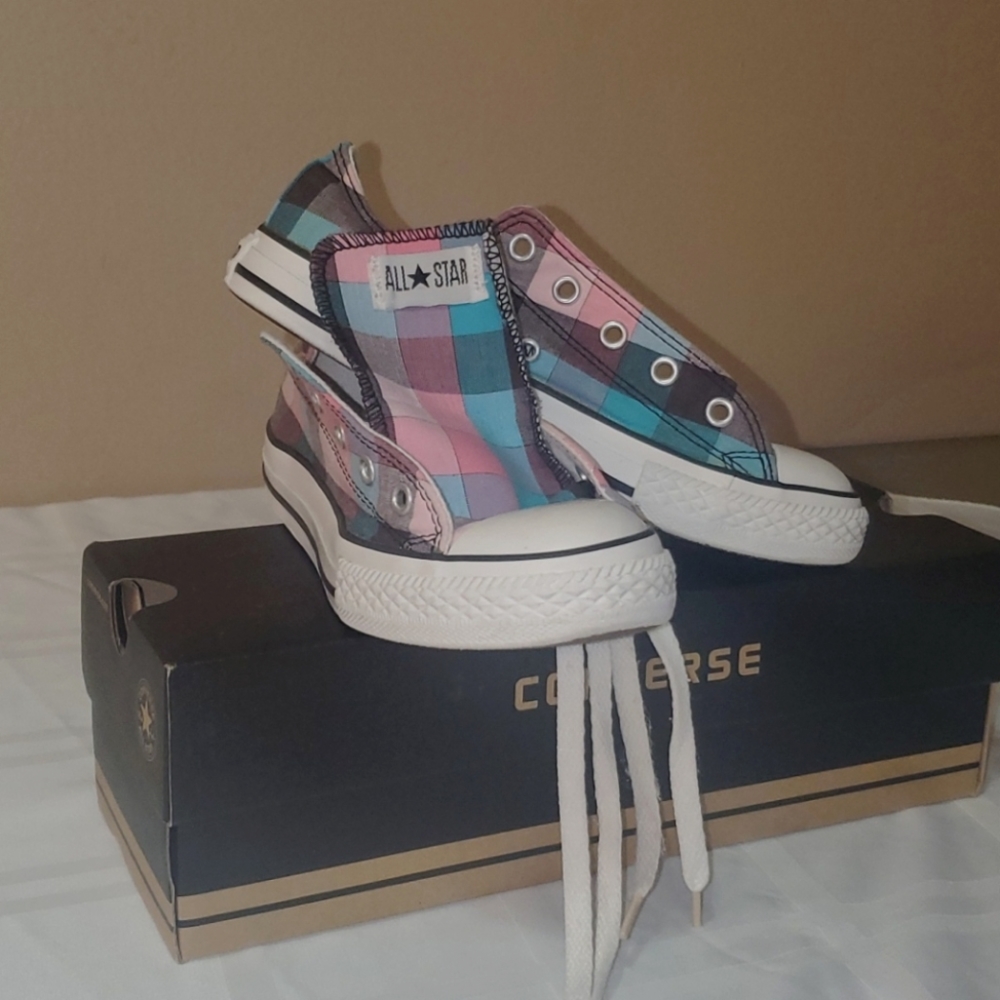 Girls shoes